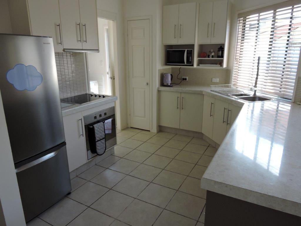 Koola Beach Apartments Bargara Buitenkant foto