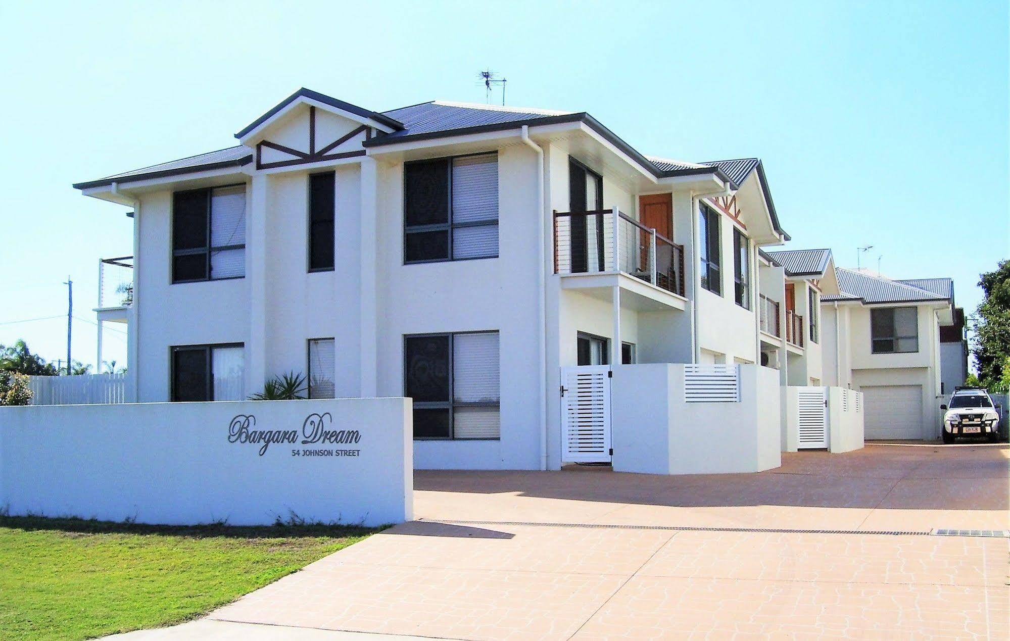 Koola Beach Apartments Bargara Buitenkant foto