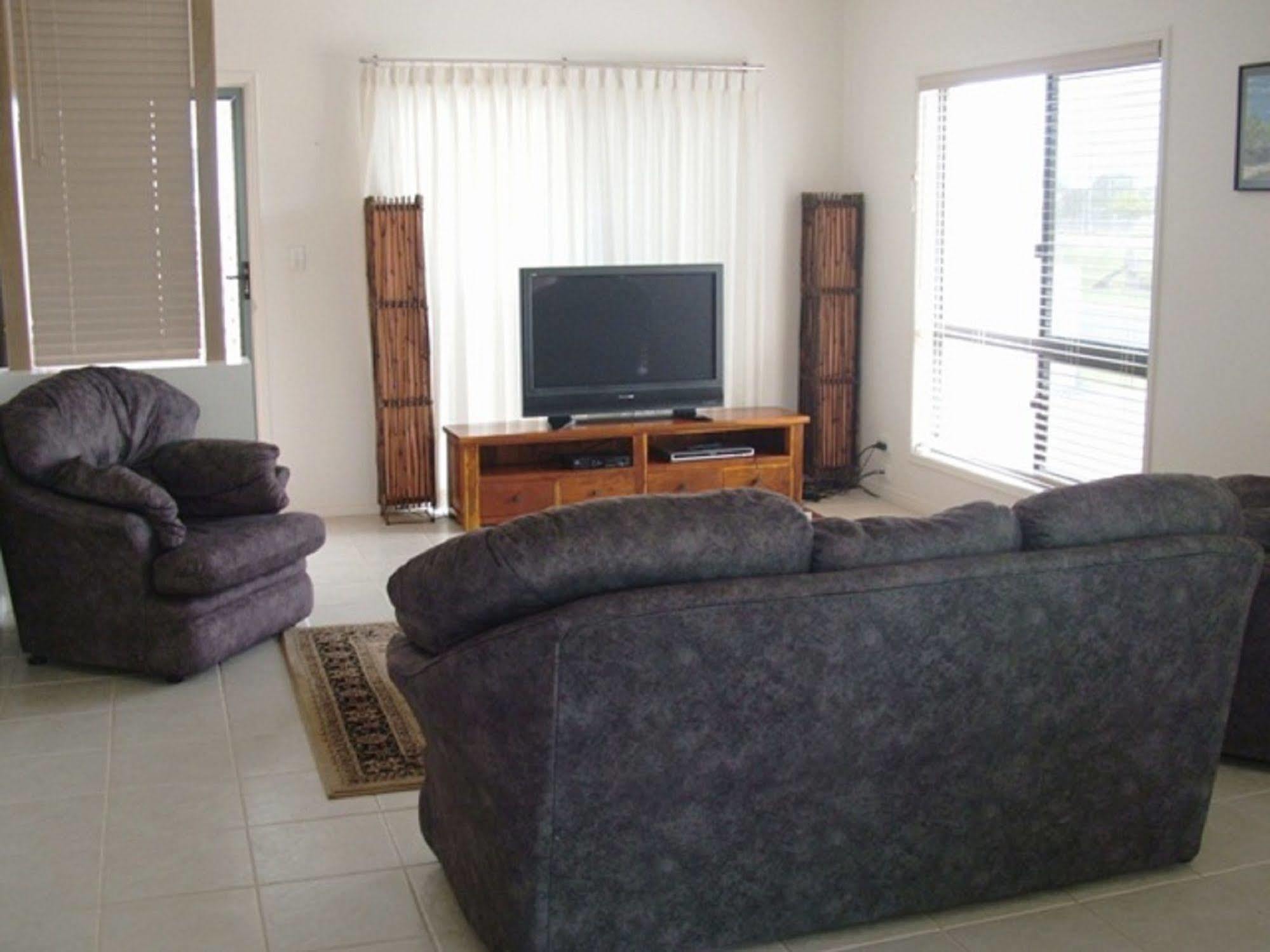 Koola Beach Apartments Bargara Buitenkant foto